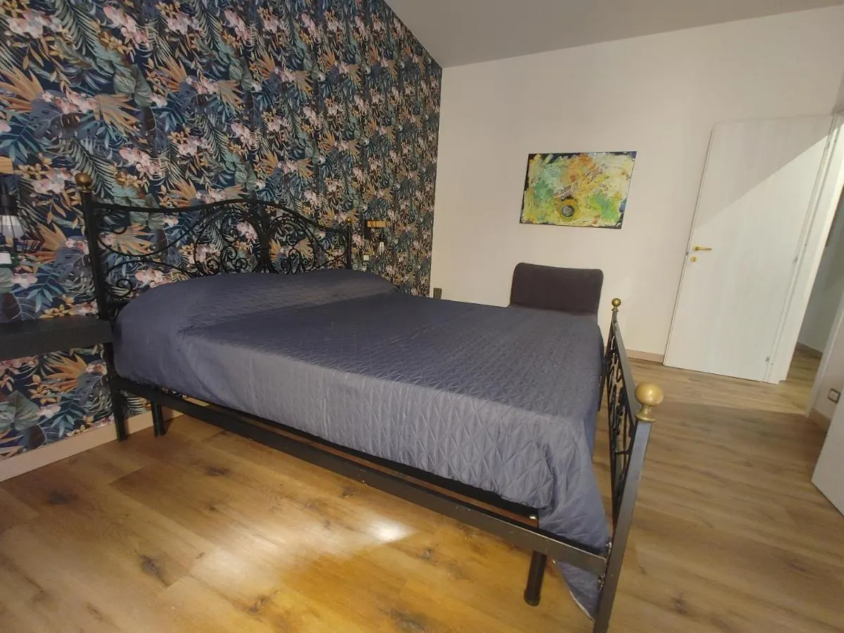 The First Apartment Cinisi 0*,  Italia